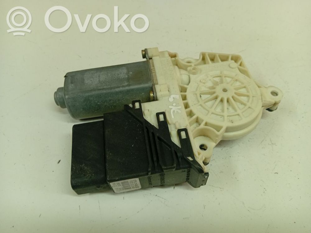 Volkswagen Golf IV Motor macara geam ușă spate