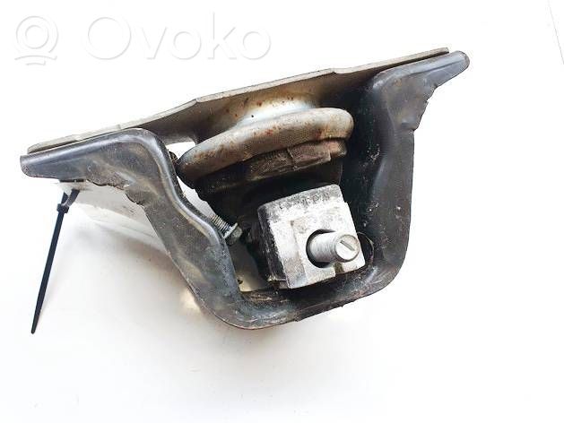 Engine mount bracket   8200131305,8200131305,8200140431