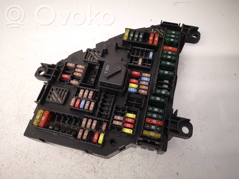 BMW 5 F10 F11 Boîte à fusibles