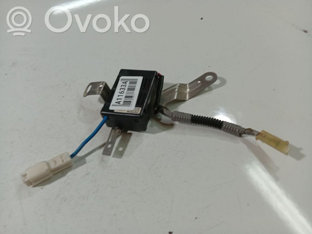 Lexus IS 220D-250-350 Unitate control antenă 