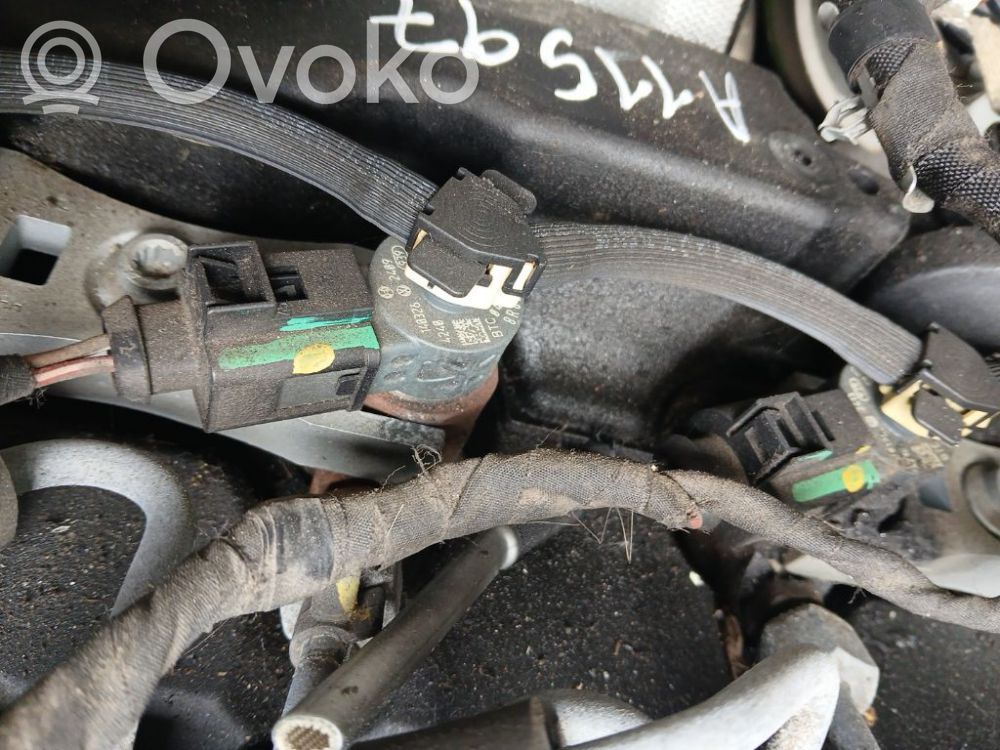 Inyector de combustible   04L130277AJ,0445110477,04L130277AJ