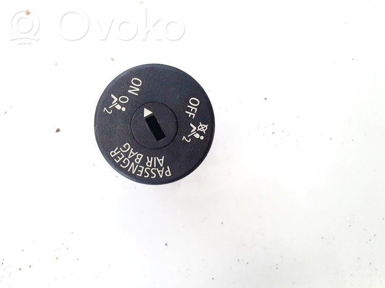 BMW 5 F10 F11 Interruptor de encendido/apagado del airbag de pasajero 