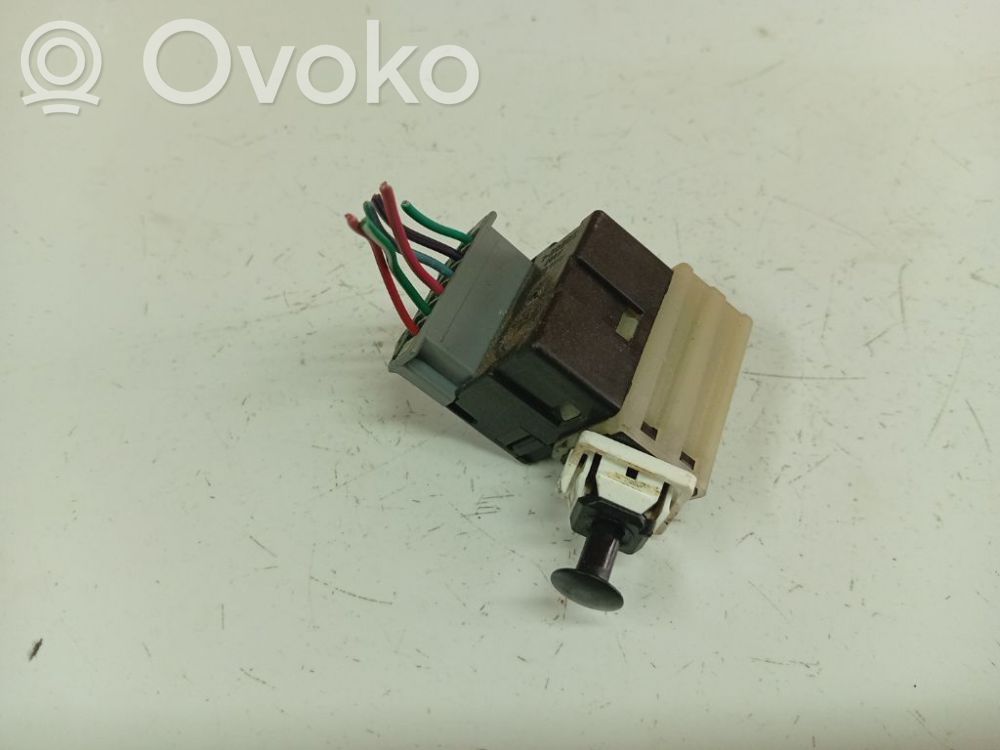 Interruptor sensor del pedal de freno   56054001AB,56054001AB,56054001AB