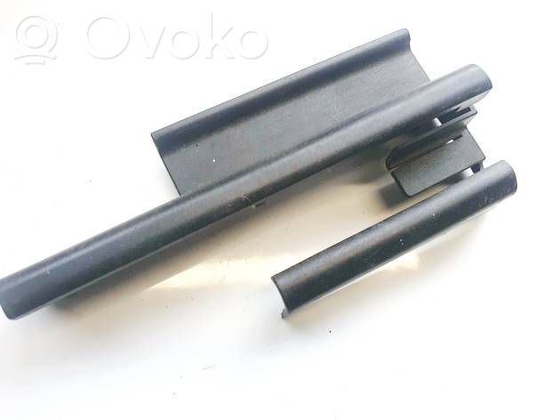 BMW 5 E60 E61 Rivestimento inferiore laterale del sedile posteriore