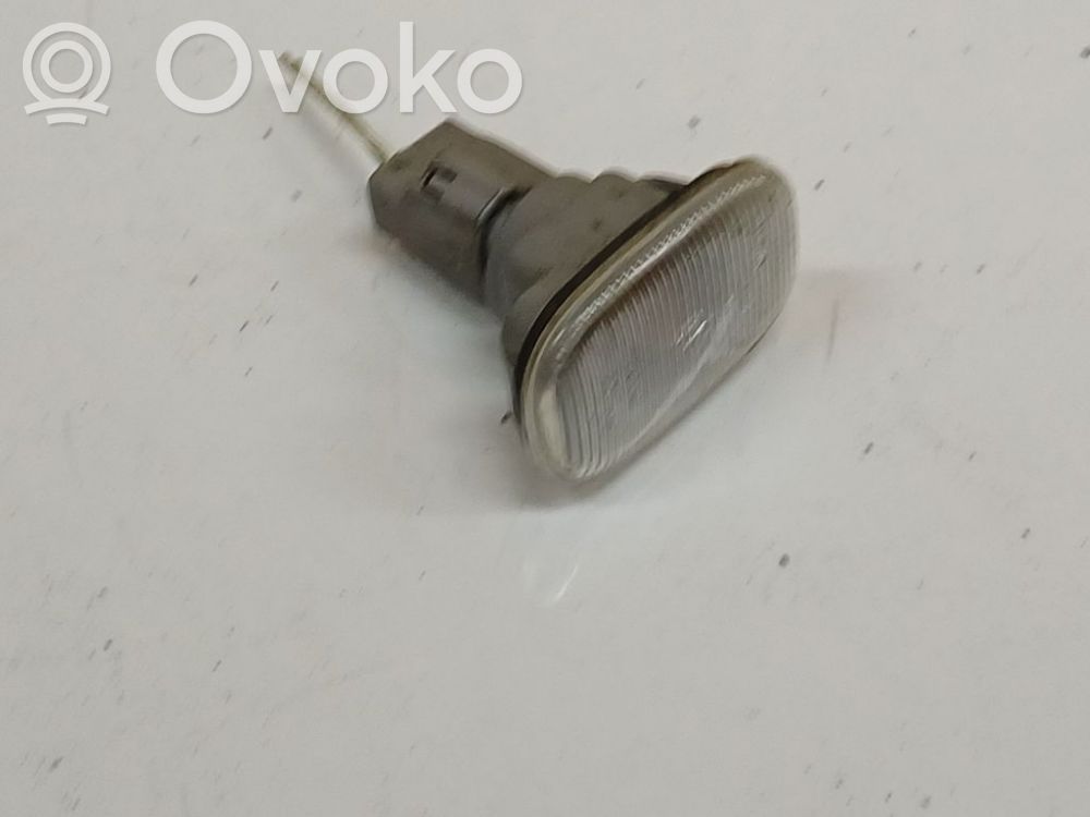 Seitenblinker   E2E2,049012,E2E2