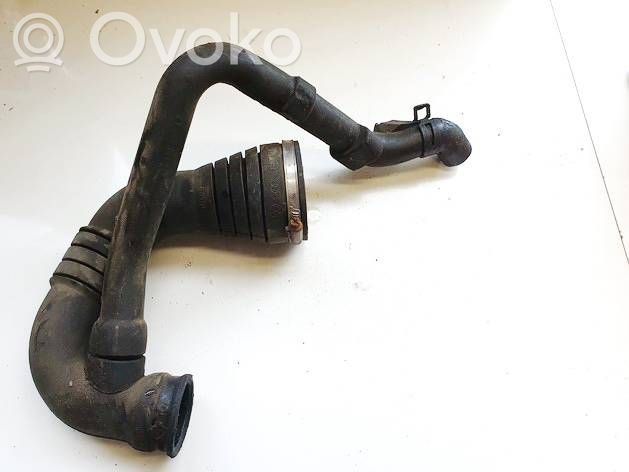 Volkswagen PASSAT B5 Furtun/conductă intercooler