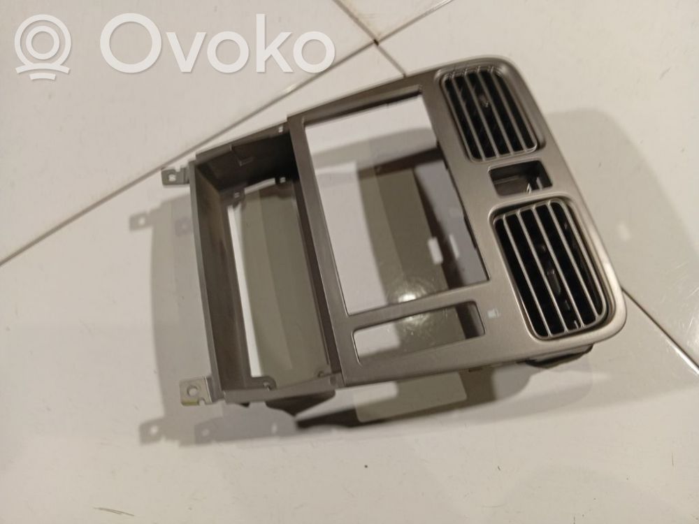 Subaru Forester SG Centrinės oro grotelės