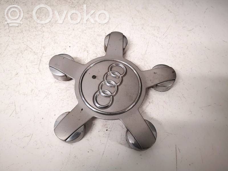 Tapacubos original de rueda   8R0601165,8R0601165