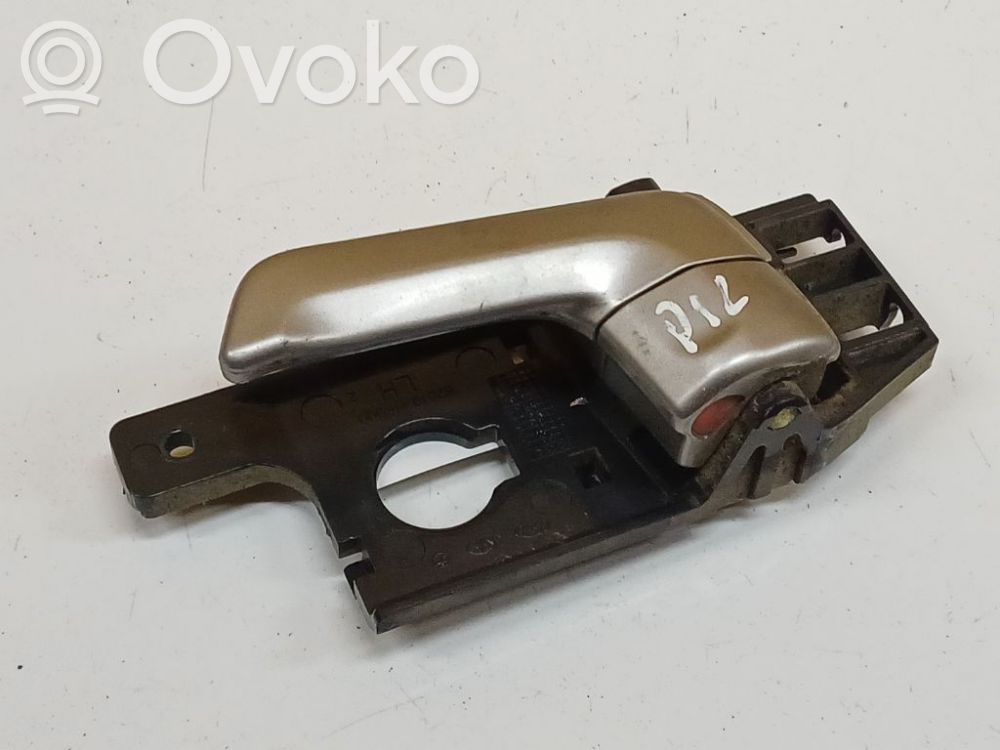 Manecilla interna puerta delantera   826131F000,826131F000,826131F000