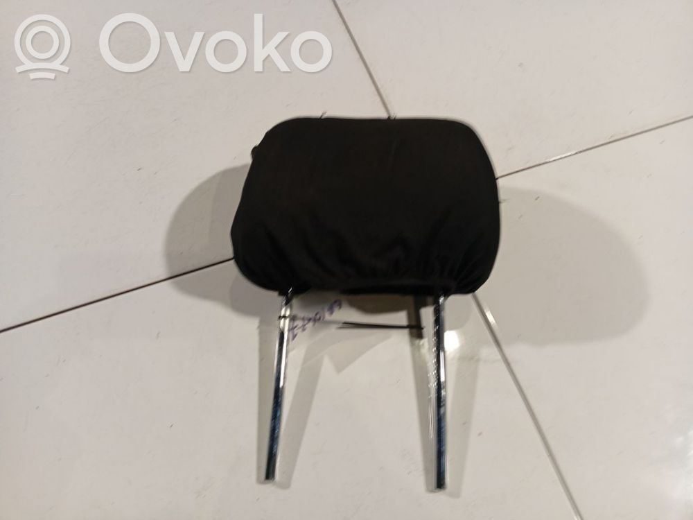 Etuistuimen pääntuki