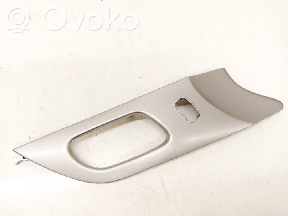 Peugeot 407 Support bouton lève vitre porte avant