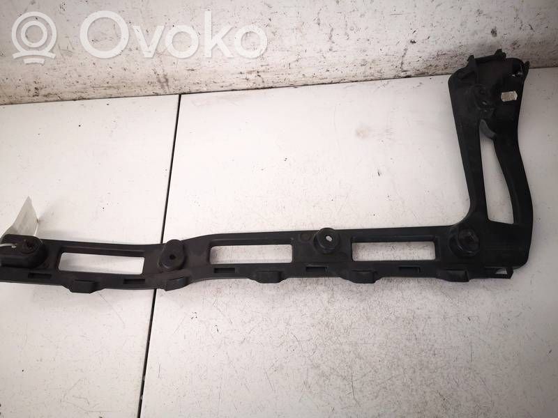 Ford Focus Takapuskurin kannake