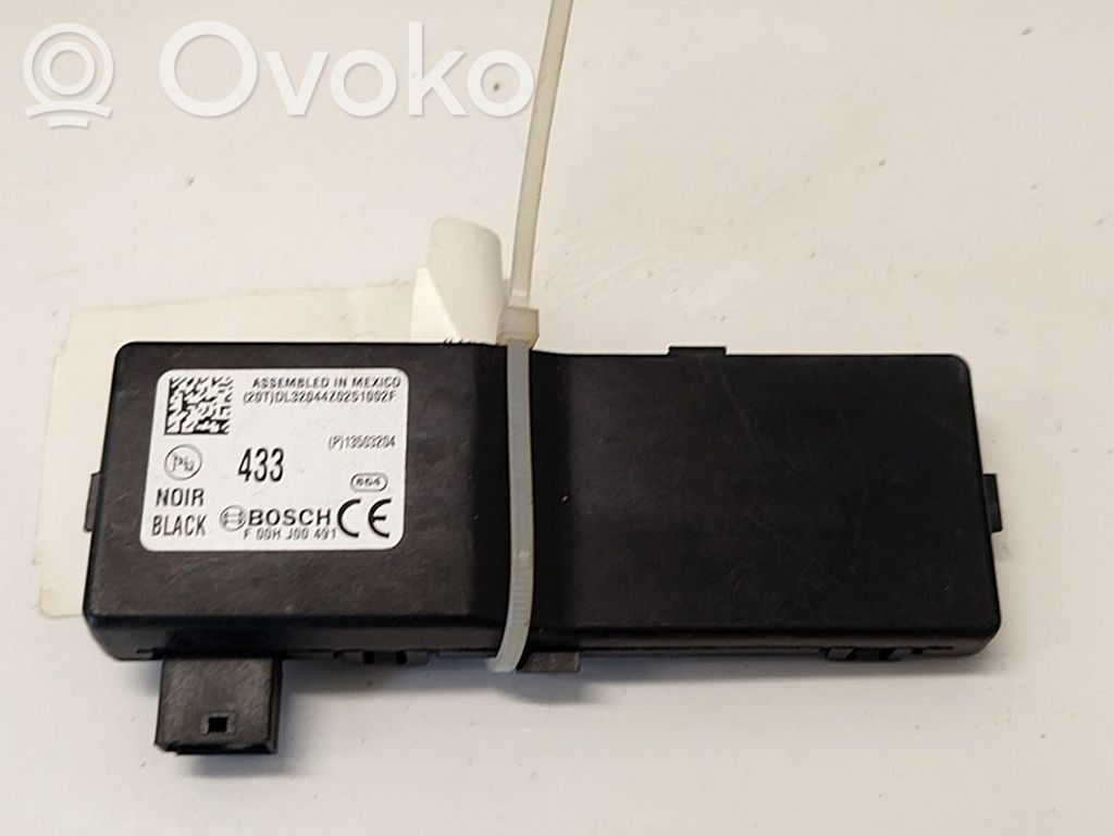 Opel Insignia A Unitate control antenă