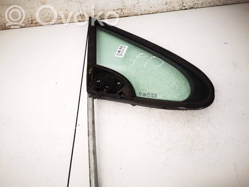 Peugeot 307 Vetro del deflettore della portiera anteriore - quattro porte