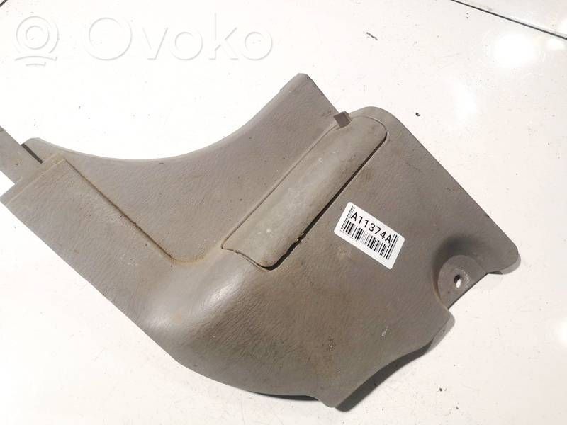 Mazda 323 F B-pilarin verhoilu (yläosa) 