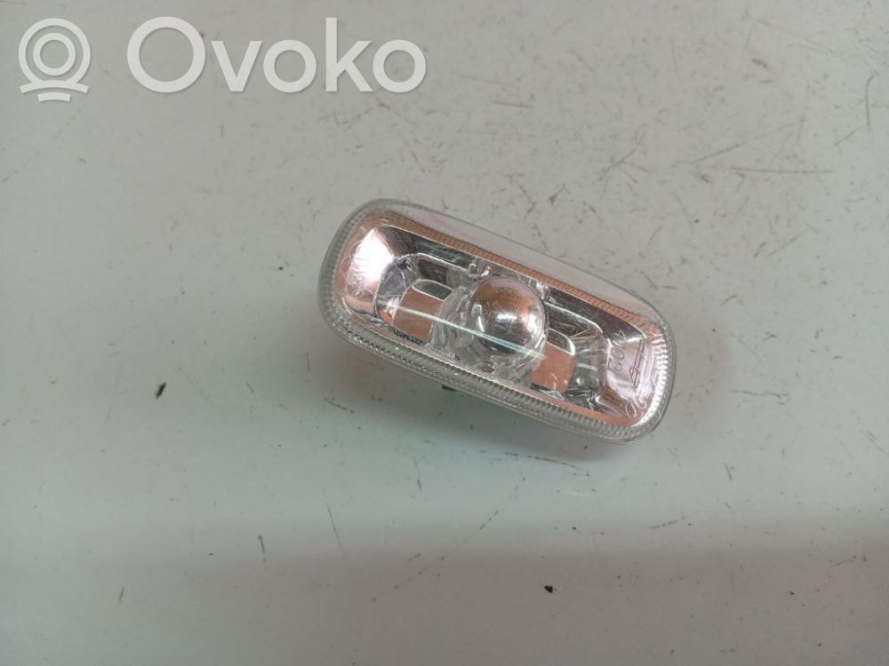 Audi A6 S6 C6 4F Semnalizator bară față 