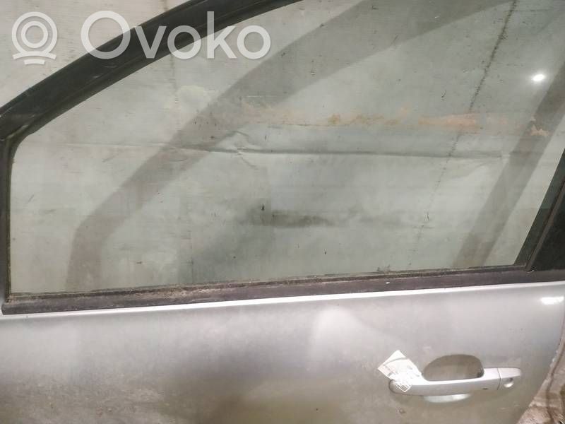 Toyota Avensis Verso Etuoven lasin muotolista