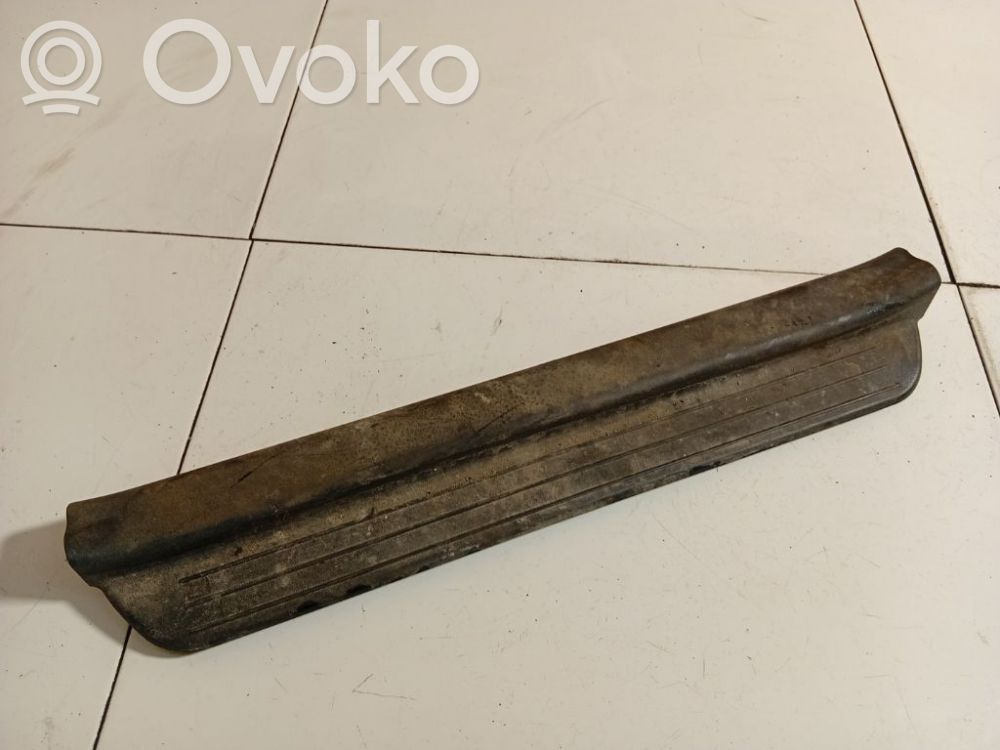 KIA Ceed Capac prag față 