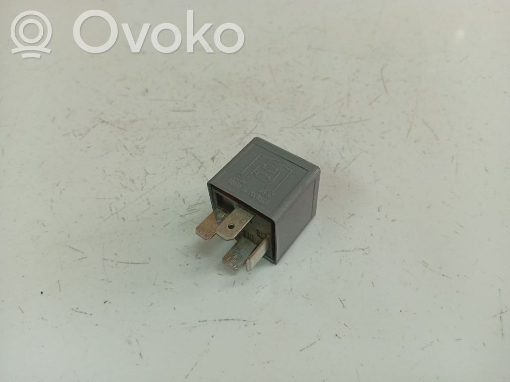 Inne przekaźniki   8D0951263A,8D0951263A,V23154B52X301