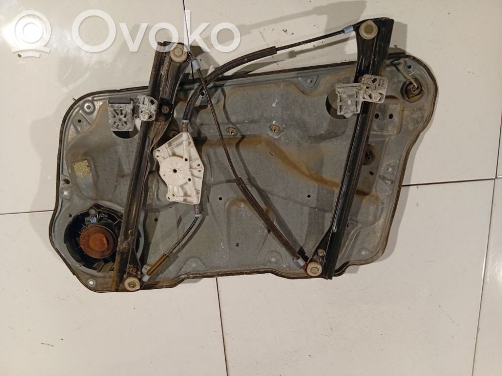 Volkswagen Golf IV Alzacristalli del portellone scorrevole con motorino
