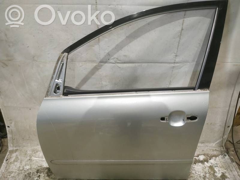Toyota Avensis Verso Front door