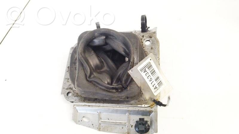 Lexus IS 220D-250-350 Vaihteenvalitsimen kehys verhoilu muovia