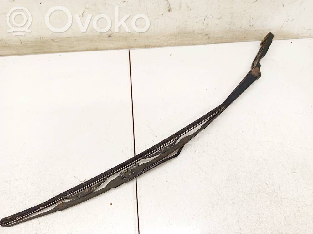 Volkswagen PASSAT B4 Bras d'essuie-glace avant 