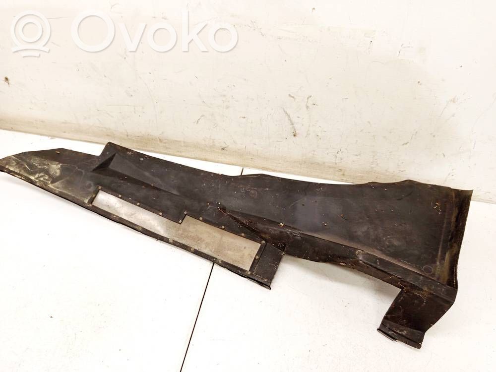 Volkswagen PASSAT B4 Moldura del limpia 