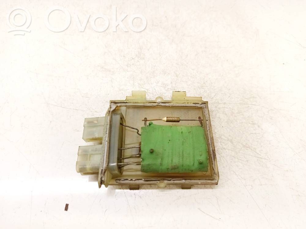 Volkswagen PASSAT B4 Rezystor / Opornik dmuchawy nawiewu