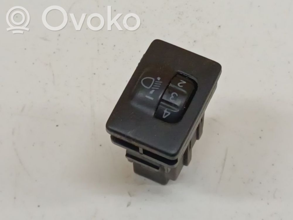 Toyota Yaris Przycisk / Pokrętło regulacji świateł 