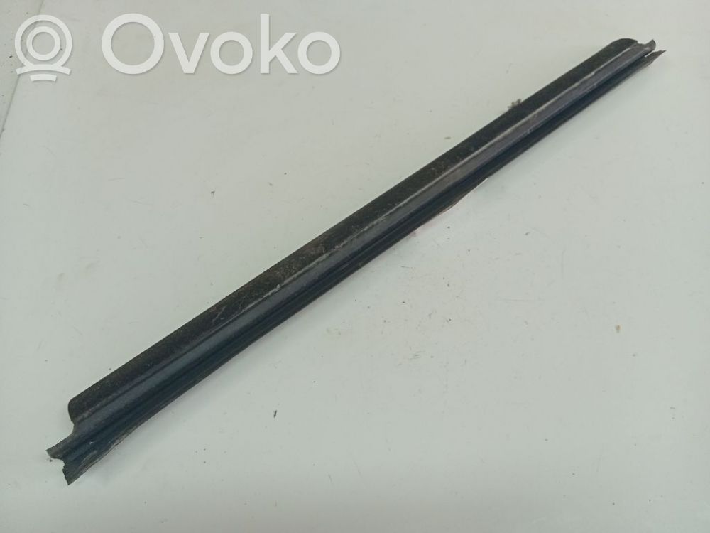 Takaoven lasin muotolista
