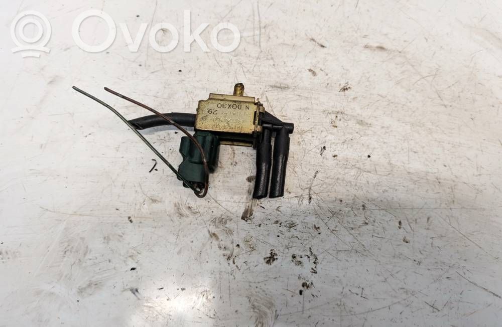 Nissan Almera Tino Zawór podciśnienia / Elektrozawór turbiny 