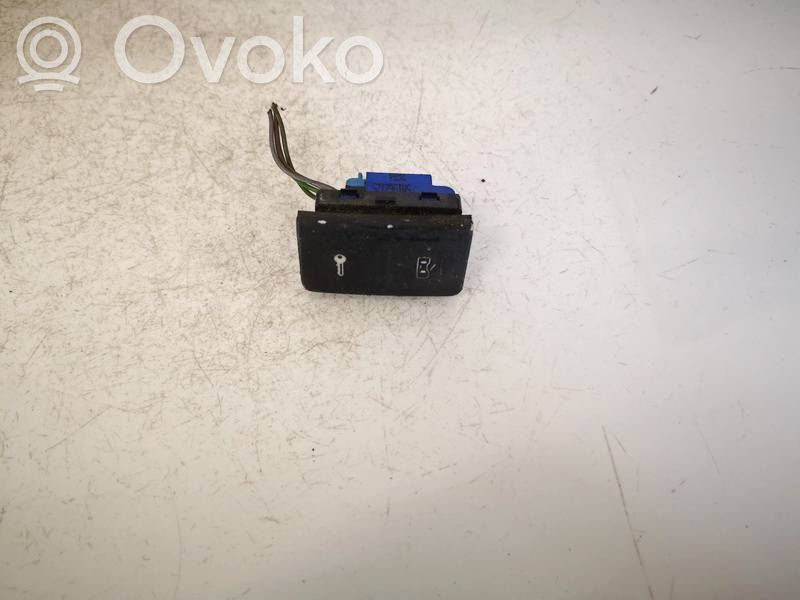 Volkswagen Golf Plus Przycisk centralnego zamka 