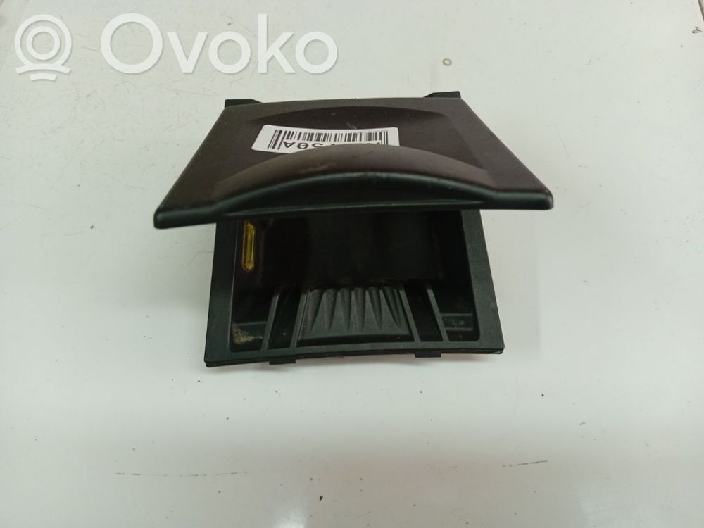 Citroen C4 I Cenicero del coche