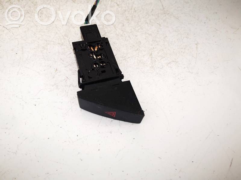 Botón interruptor de luz de peligro   GS1D664H0A,03099700,GS1D664H0A