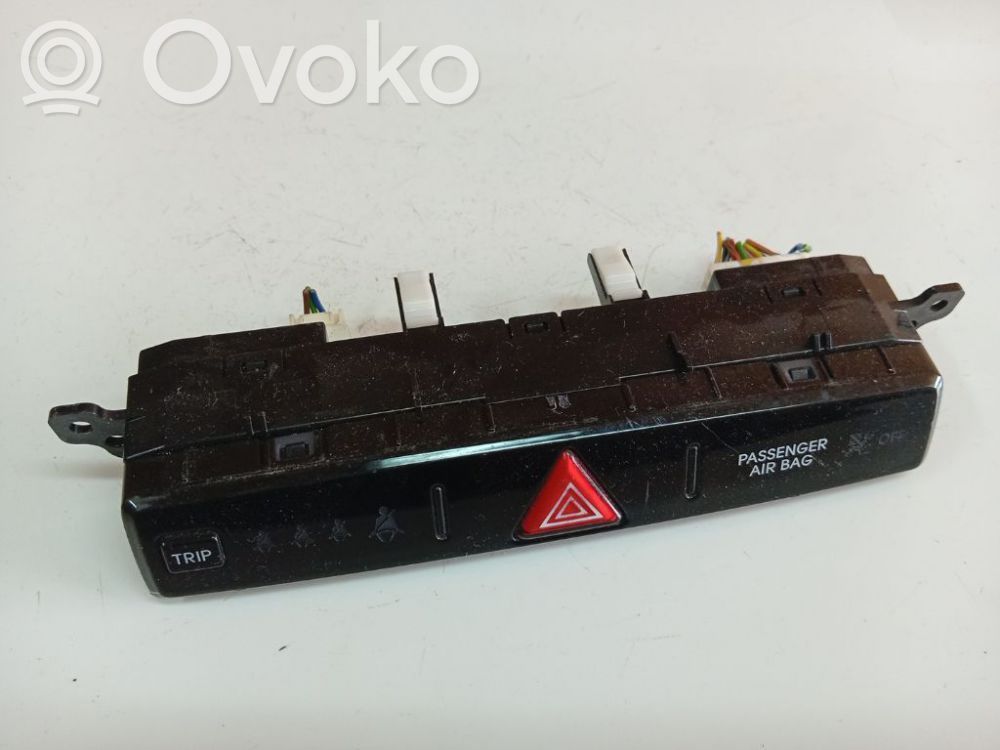 Hyundai i20 (PB PBT) Schalter Warnblinkanlage 