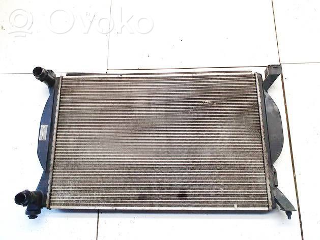 Audi A4 S4 B7 8E 8H Chłodnica 