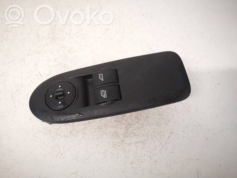 Ford C-MAX I Przyciski szyb 