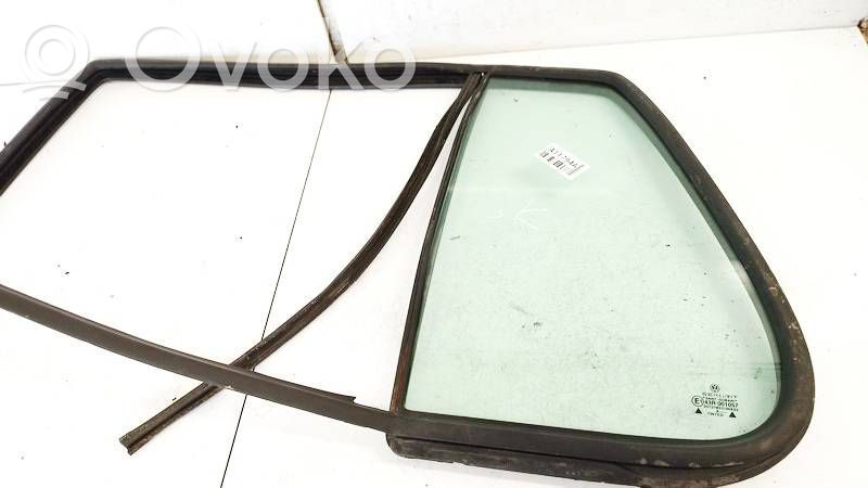 Volkswagen Golf IV Vitre latérale arrière 