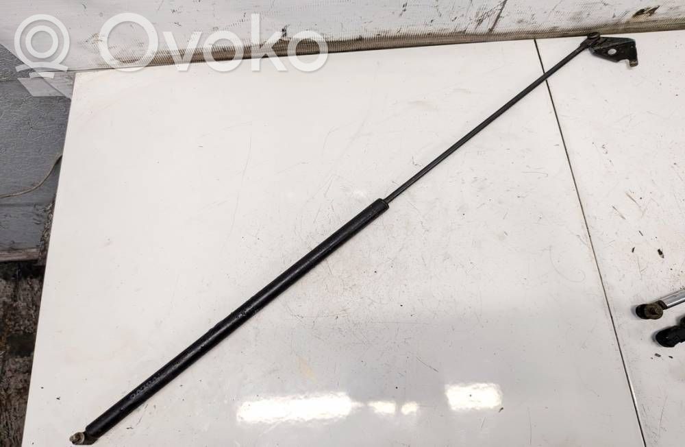 Volvo 460 Amortyzator klapy tylnej bagażnika 