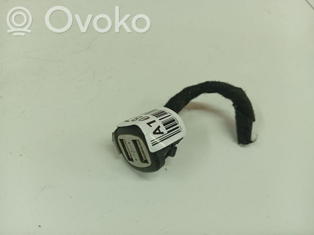 Ford Transit Enchufe conector USB 