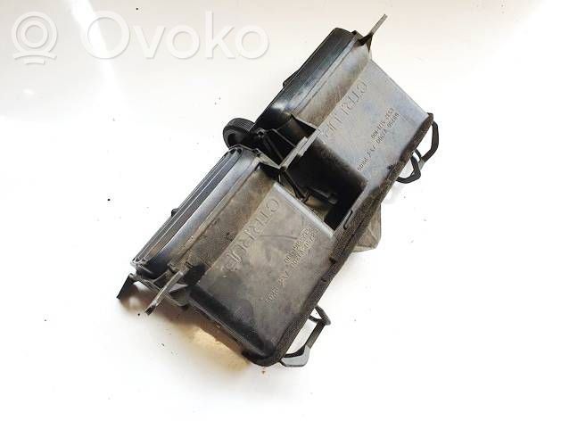 Nissan King Cab, Navara Rejilla de ventilación central del panel