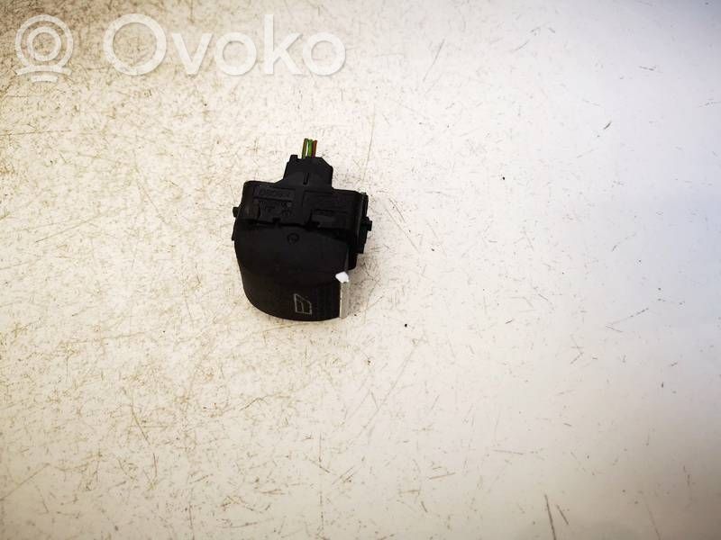 Ford Focus Przyciski szyb 
