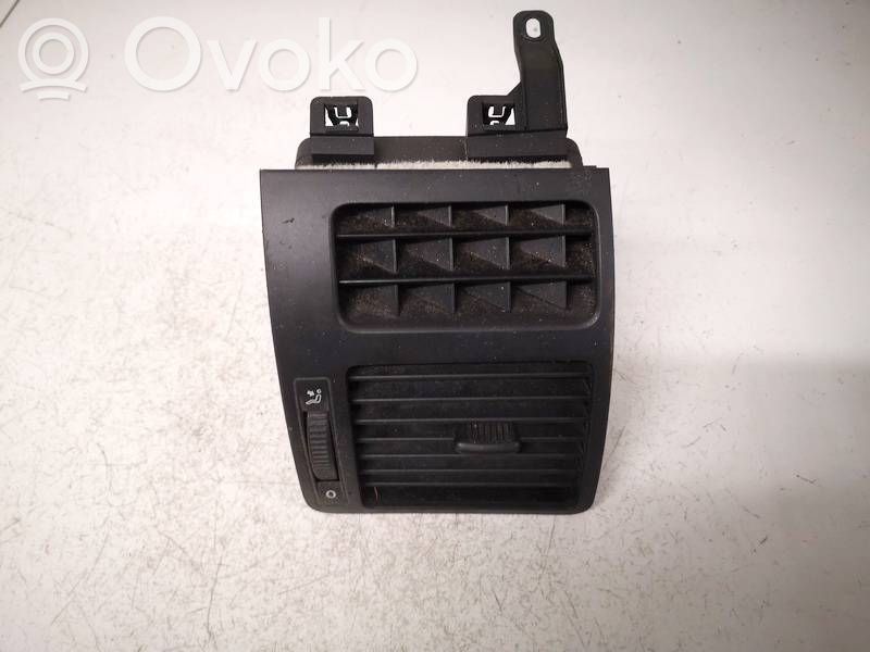 Volkswagen Touran I Grille d'aération centrale