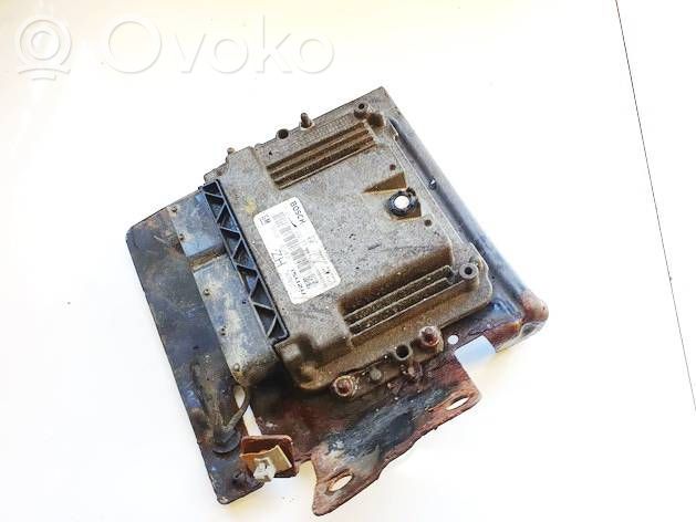 Opel Astra H Moottorin ohjainlaite/moduuli 