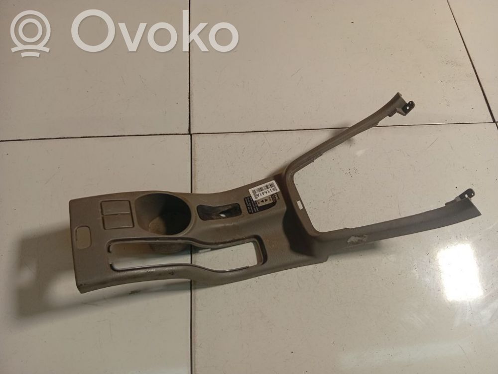 Subaru Forester SG Vaihteenvalitsimen kehys verhoilu muovia