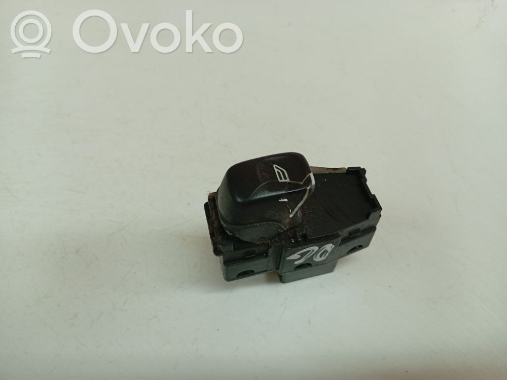 Volvo V70 Przyciski szyb 