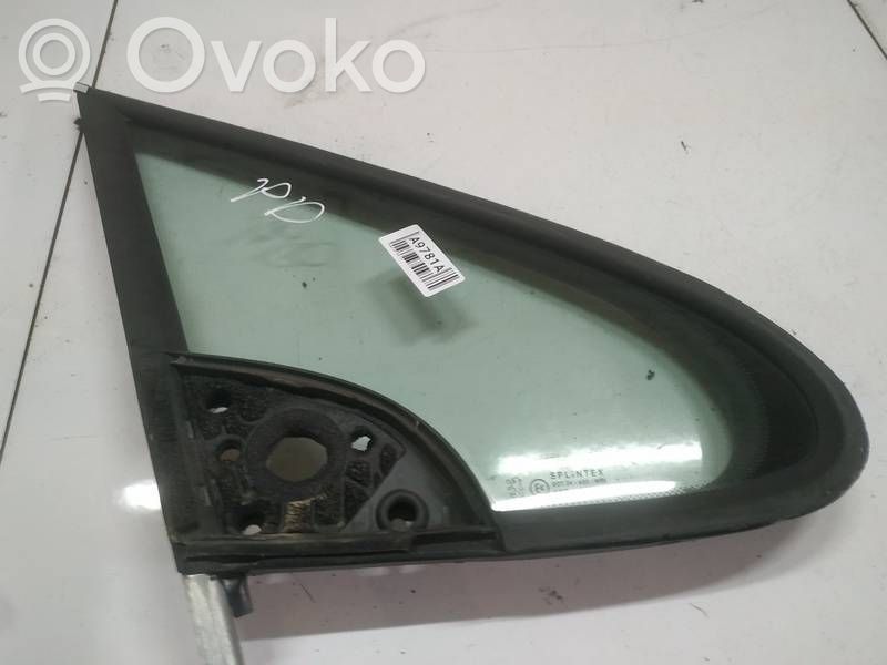 Peugeot 307 Ventanilla de ventilación de la puerta delantera cuatro puertas