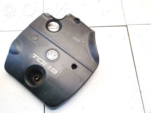 Volkswagen Golf IV Motorabdeckung 