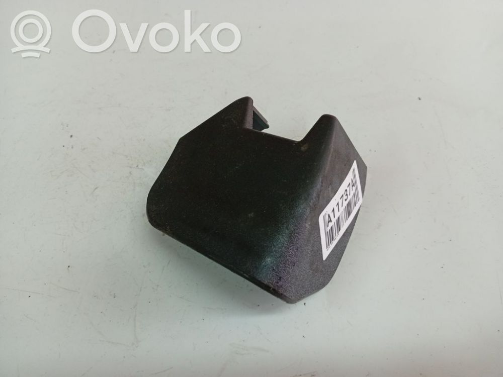 Volvo V50 Moldura inferior lateral del asiento trasero